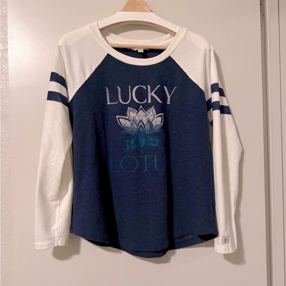 EUC (never worn) Lucky Brand LUCKY LOTUS thick Navy w/white long sleeve top, M